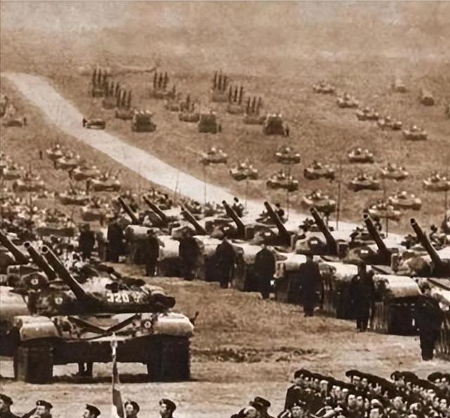 苏联解体那会儿，全世界都以为美国捡了个大便宜，可回头看，真正松口气的，其实是咱们