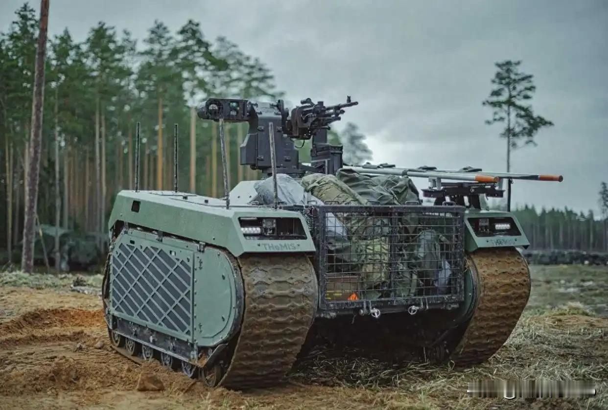 战场革命！美军坦克杀手机器人，3英里外击毁坦克，还能牺牲自己老铁们，你们有