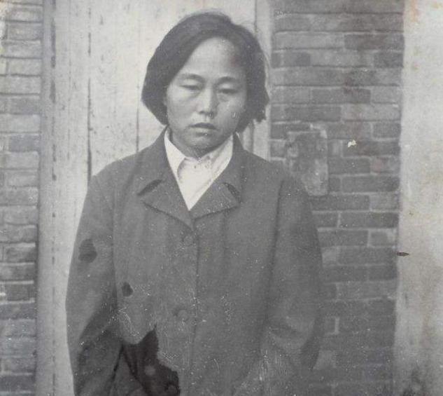1988年10月12日，山东妇女晁正坤建立了“大圣王朝”还登基自封女帝。晁正坤