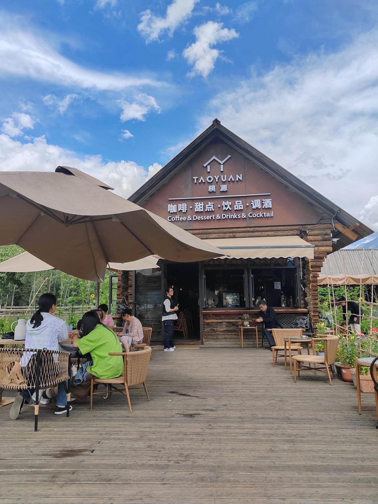 去新疆旅游，禾木村绝对值得选择。它可是被誉为中国最美原始村落的国家5A级景区