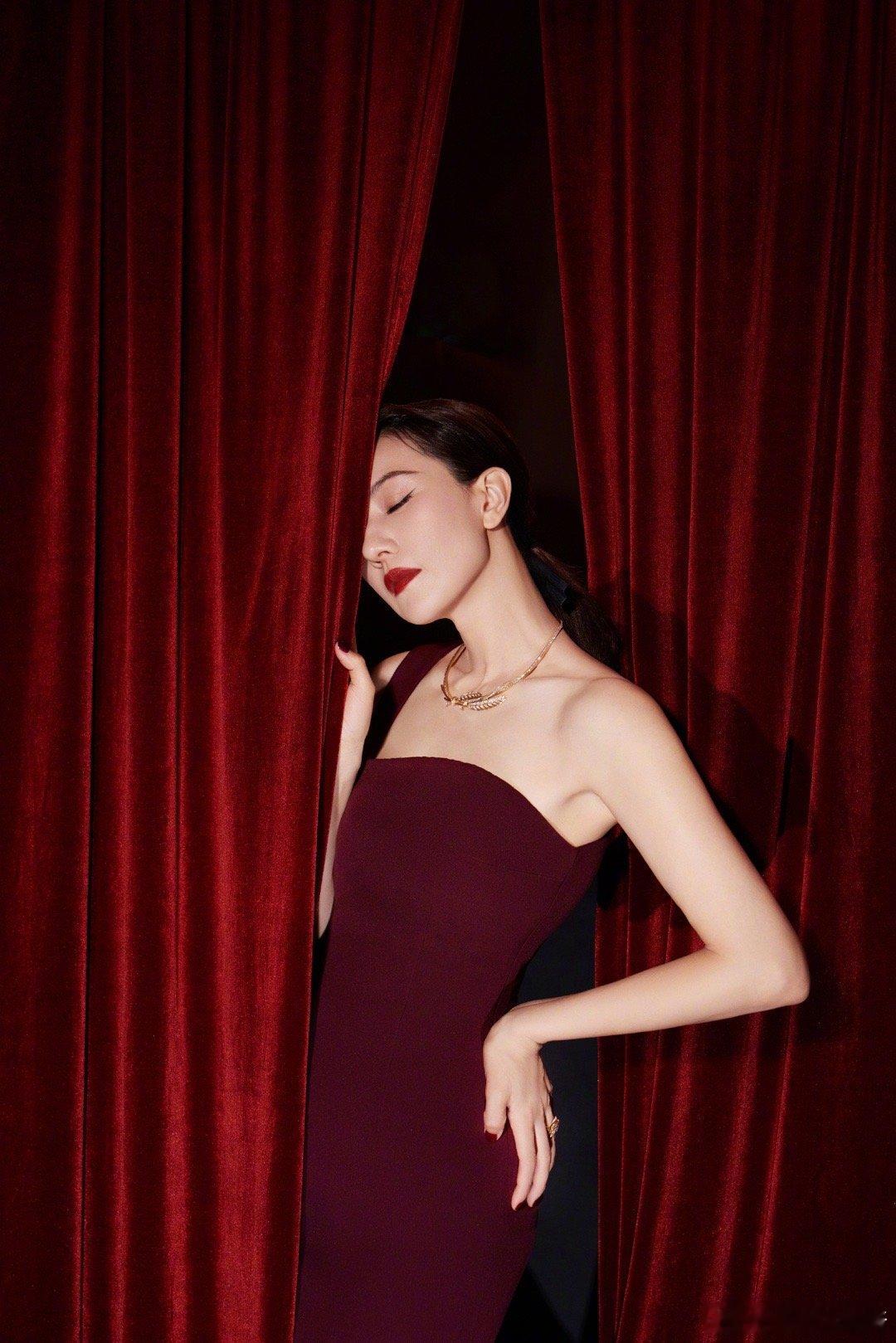 高圆圆生图比精修还稳定高圆圆每次的生图路透，都是“颜值天花板”的生动教学。原相