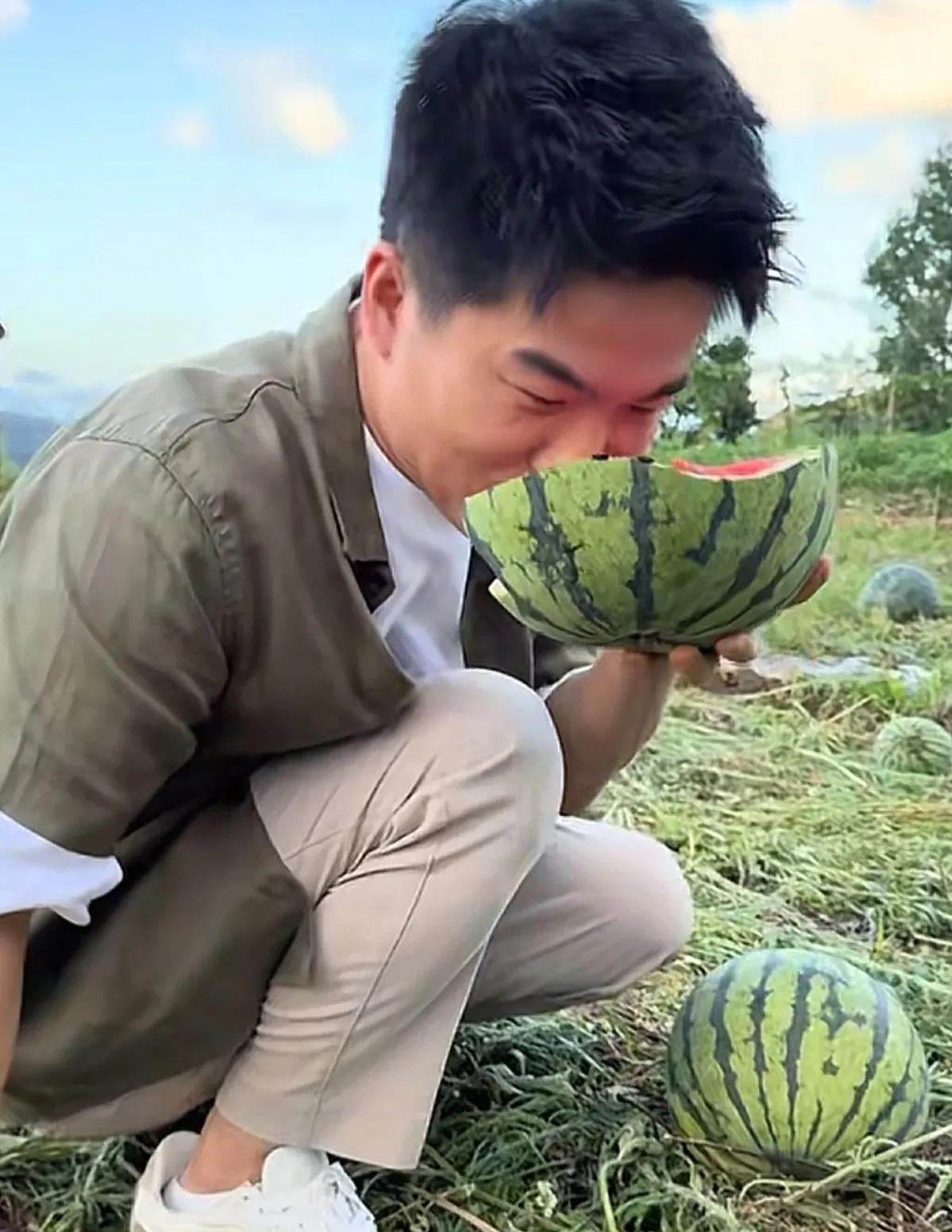 当董宇辉每晚不再出现在直播间，观众想不明白，那可是以千万开头的六便士啊，董宇辉就