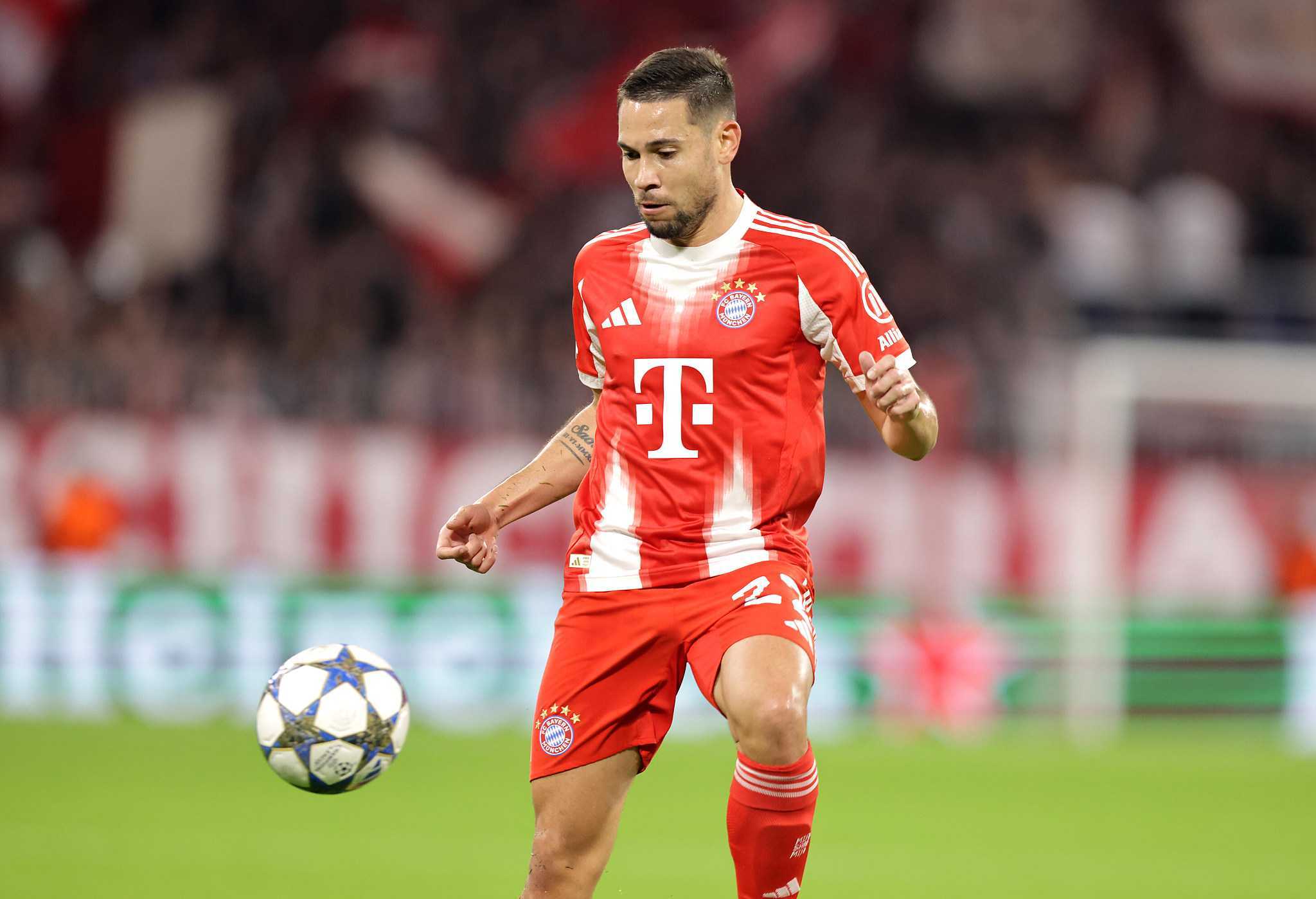 拜仁球星据称将转会皇马若拉斐尔·格雷罗在今夏结束与拜仁的合约，这位球员显然希望加