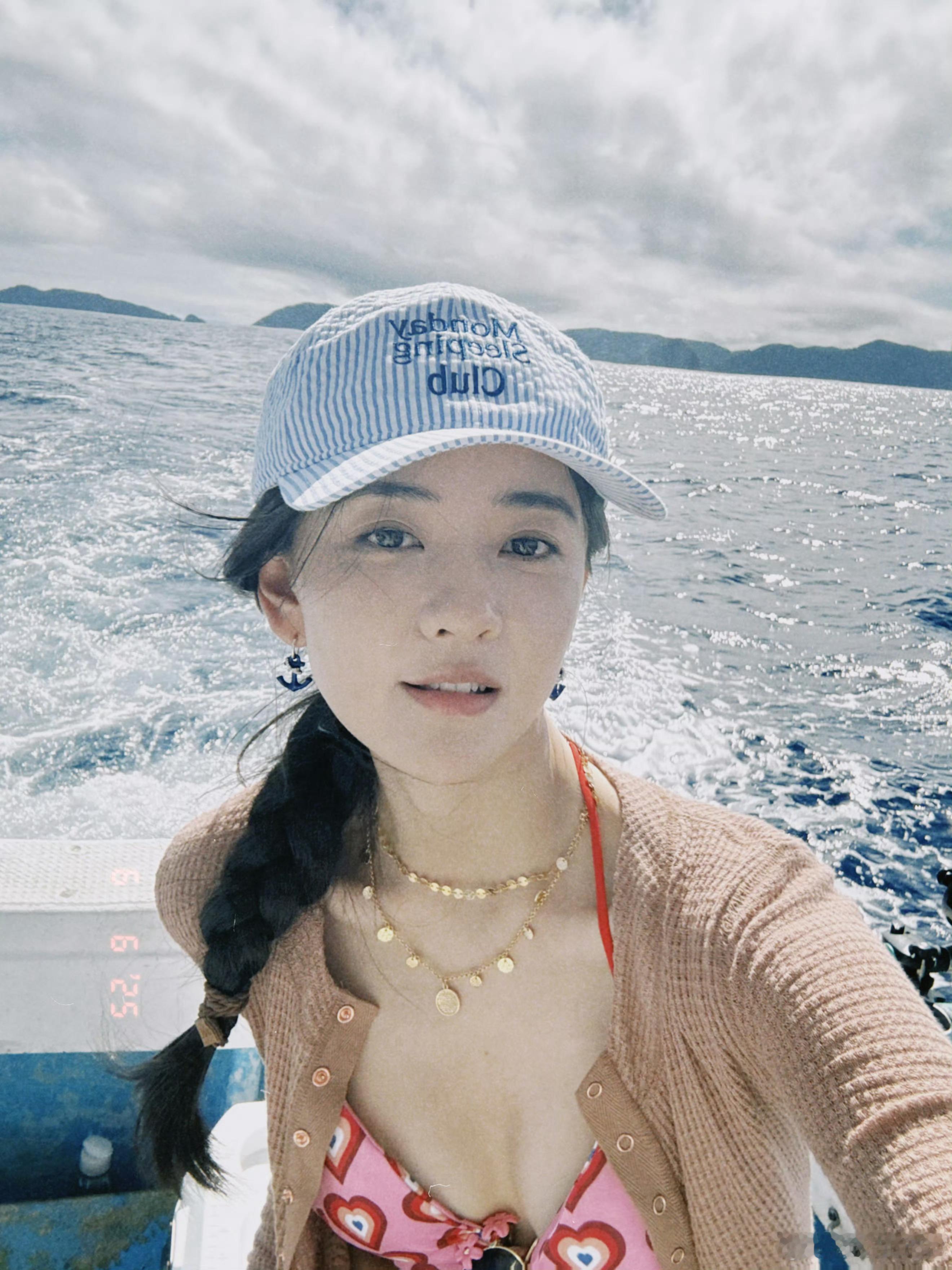 梁洁出海垂钓🌊🎣​​​