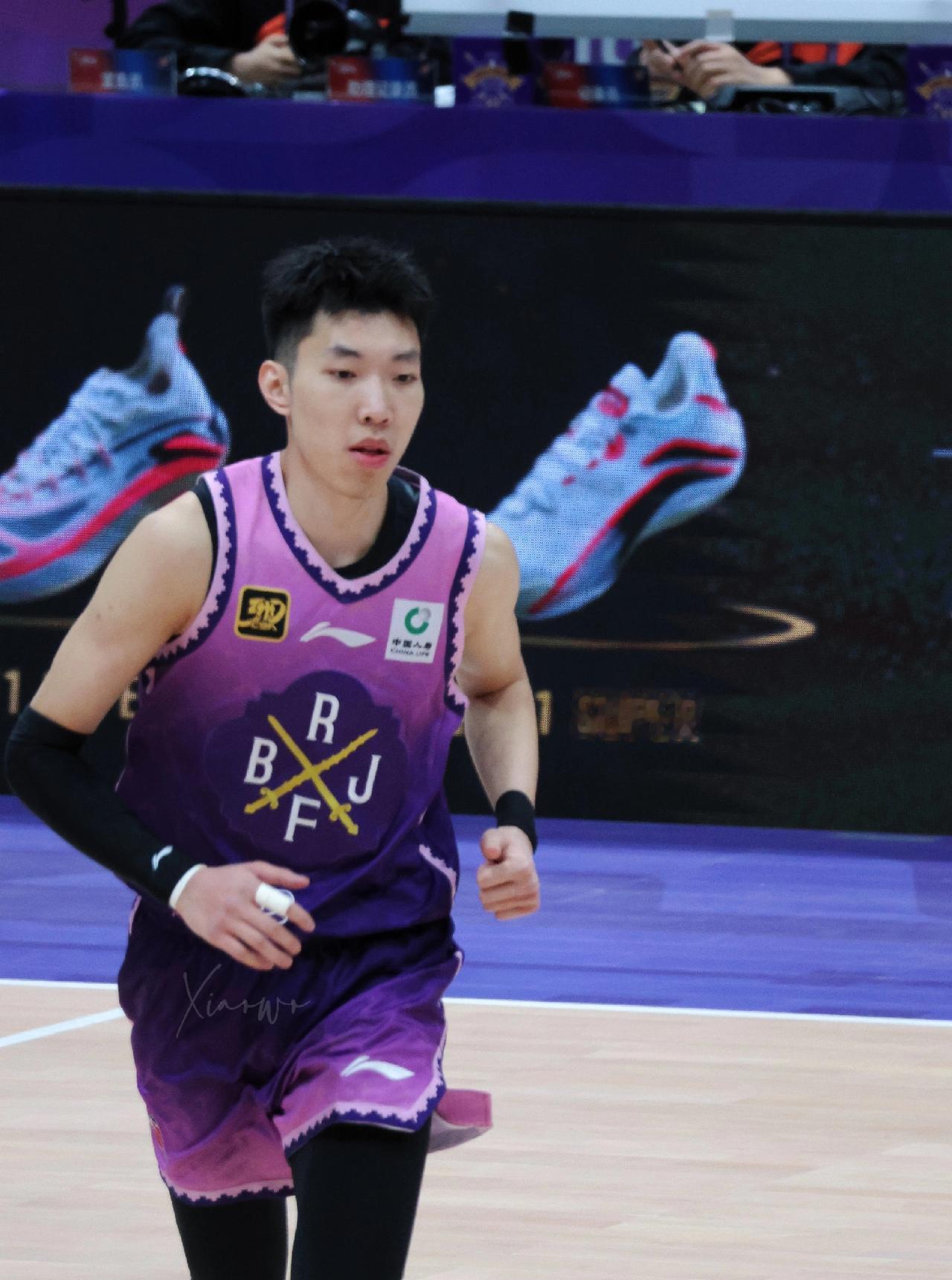 太无语了，北控65-84不敌北京，一战让我彻底看清这3个人！1. 廖三宁，