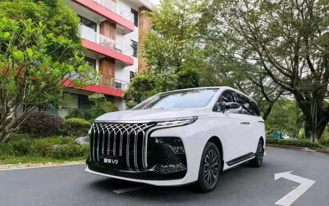 作为东风旗下高端新能源MPV，星海V9带着央企品质的扎实底蕴而来，20万级的价格