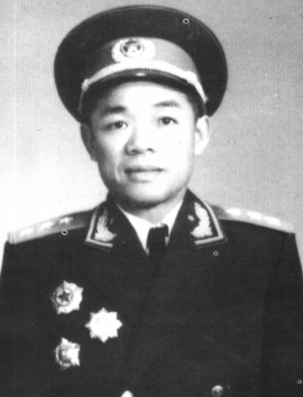 1986年，开国上将韩先楚病危，他放心不下跟了自己近20年的秘书姚科贵，就给总参