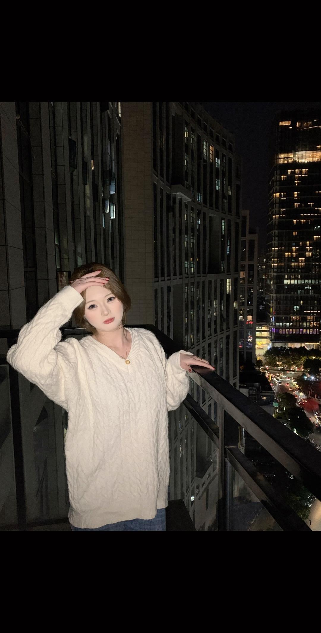 别在哥这旁敲侧击，哥的帅气无懈可击，等哥披上貂皮大衣，他们都评价哥说斯...