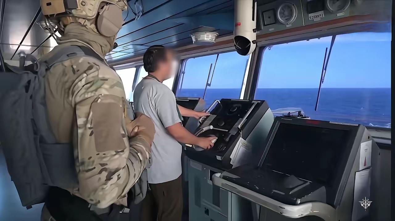 影子舰队寿终正寝？为俄罗斯运输石油的“影子舰队”，大多可能是一些老旧、信息不十