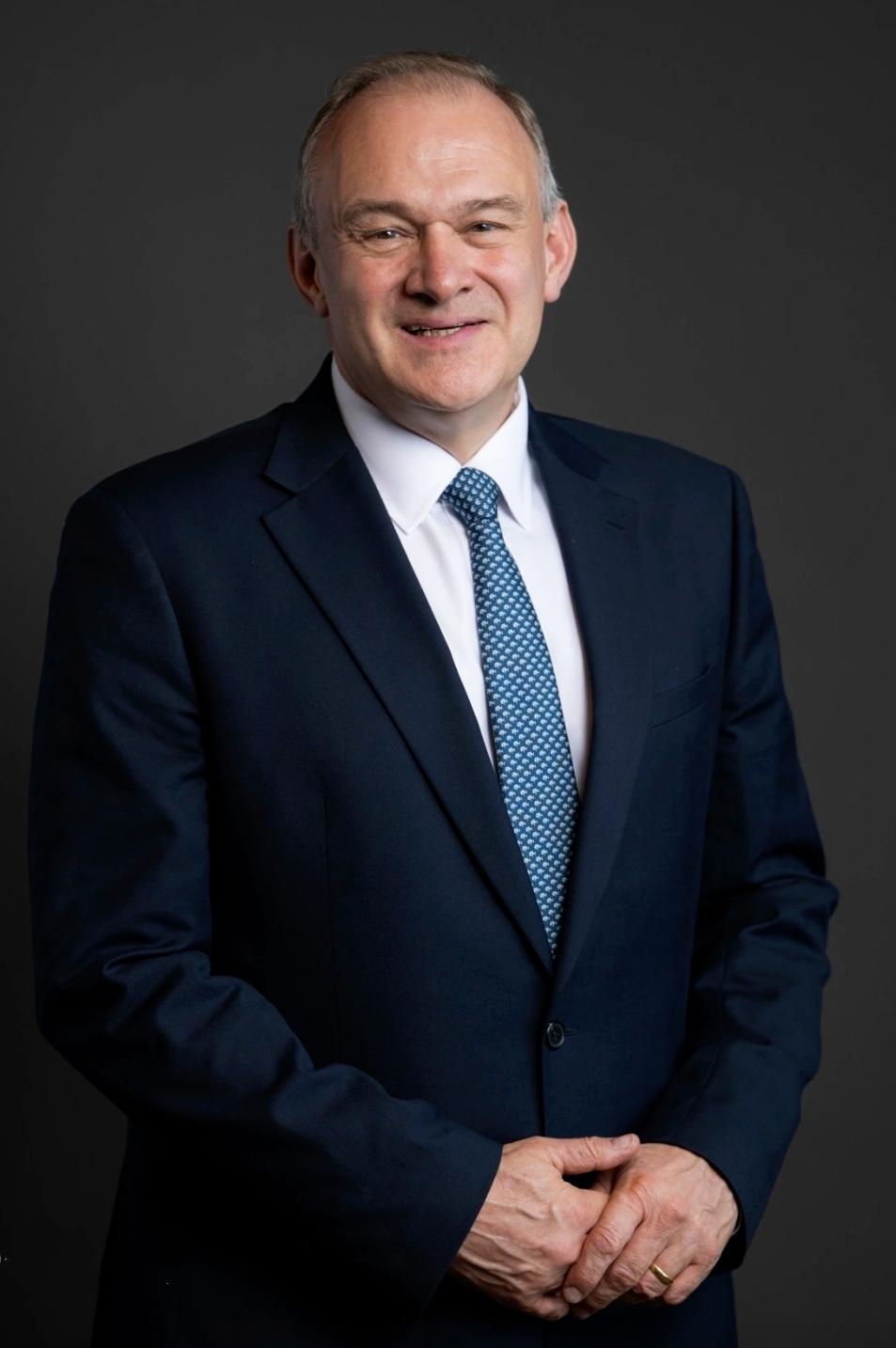 世界人民的“毒瘤”“特朗普不是英国的朋友，也不是世界的领袖，他就是个危险且腐