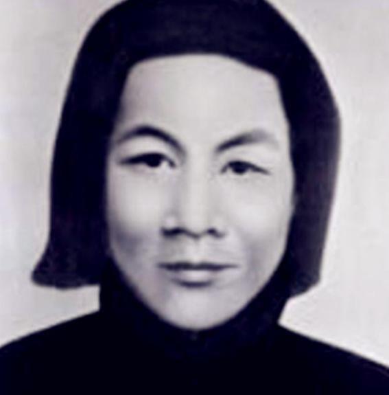 贺子珍前往苏联之后，贺怡需要做手术，毛主席坚决表示：我依然是她的亲属！1940