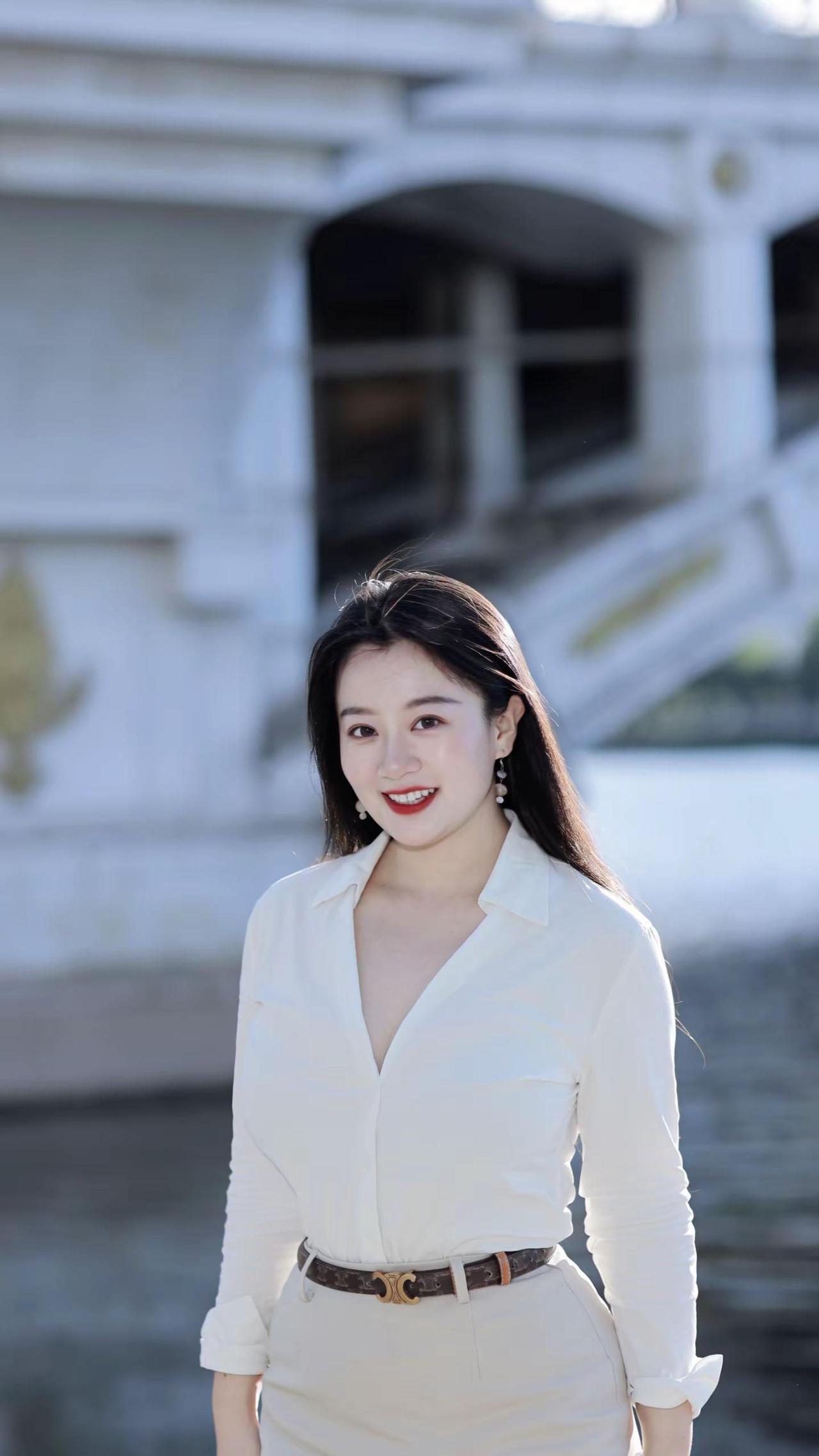 修一身正气净业力养一脸端庄积福德