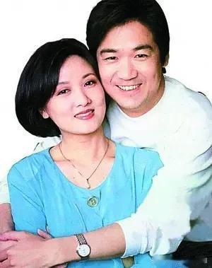 竟然有人相信邓婕去住养老院近日，抖音上一条信息在疯传，说影视演员邓婕入住了养