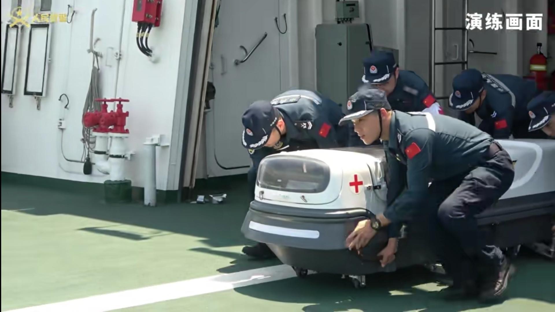 近日，中国海警局南海分局联合武警特色医学中心、解放军总医院海南医院等多家单位在海