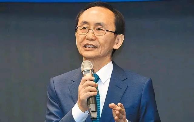 民进党两波“大罢免”惨遭完封外界解读恐冲击2026年全台县市长选情。岛内媒体人吴