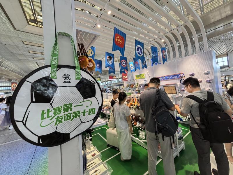 苏超赛事持续走红不是没道理。就拿2025年赛事来说，总决赛泰州队点球夺冠，623