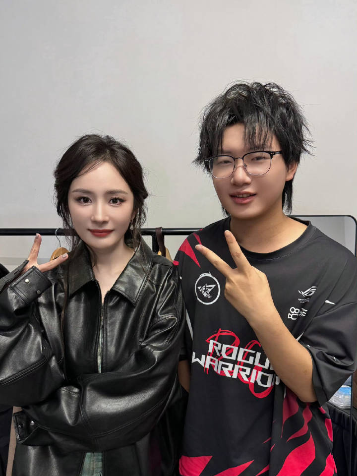 友谊长存！牛是真的瘦了。杨幂回复Fly​​​