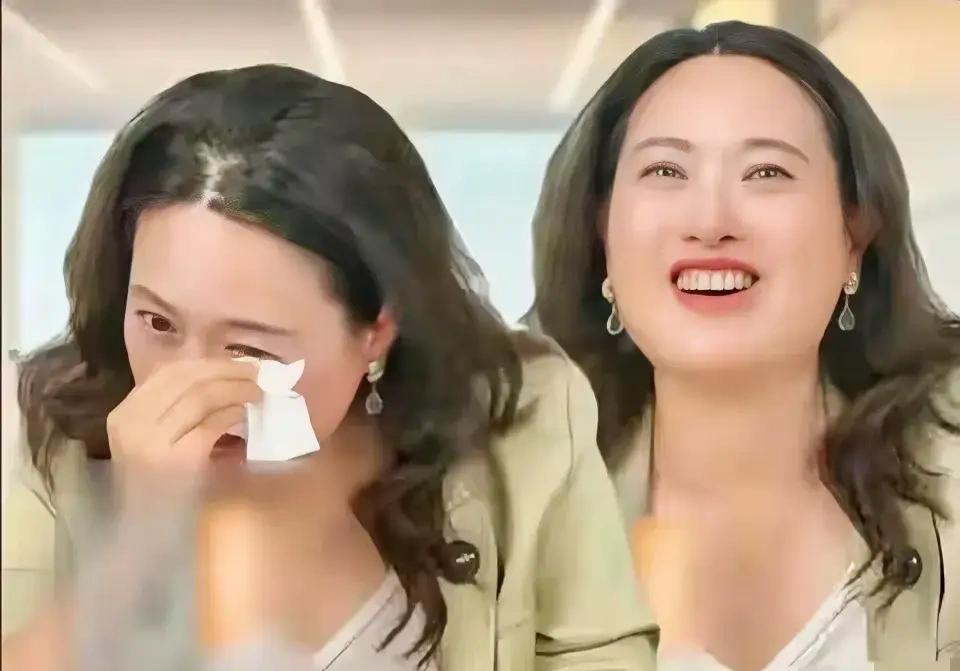 复旦沈教授笑得灿烂吧！其实前不久沈教授也挺烦的，被一个小学生家长追着举报了两个
