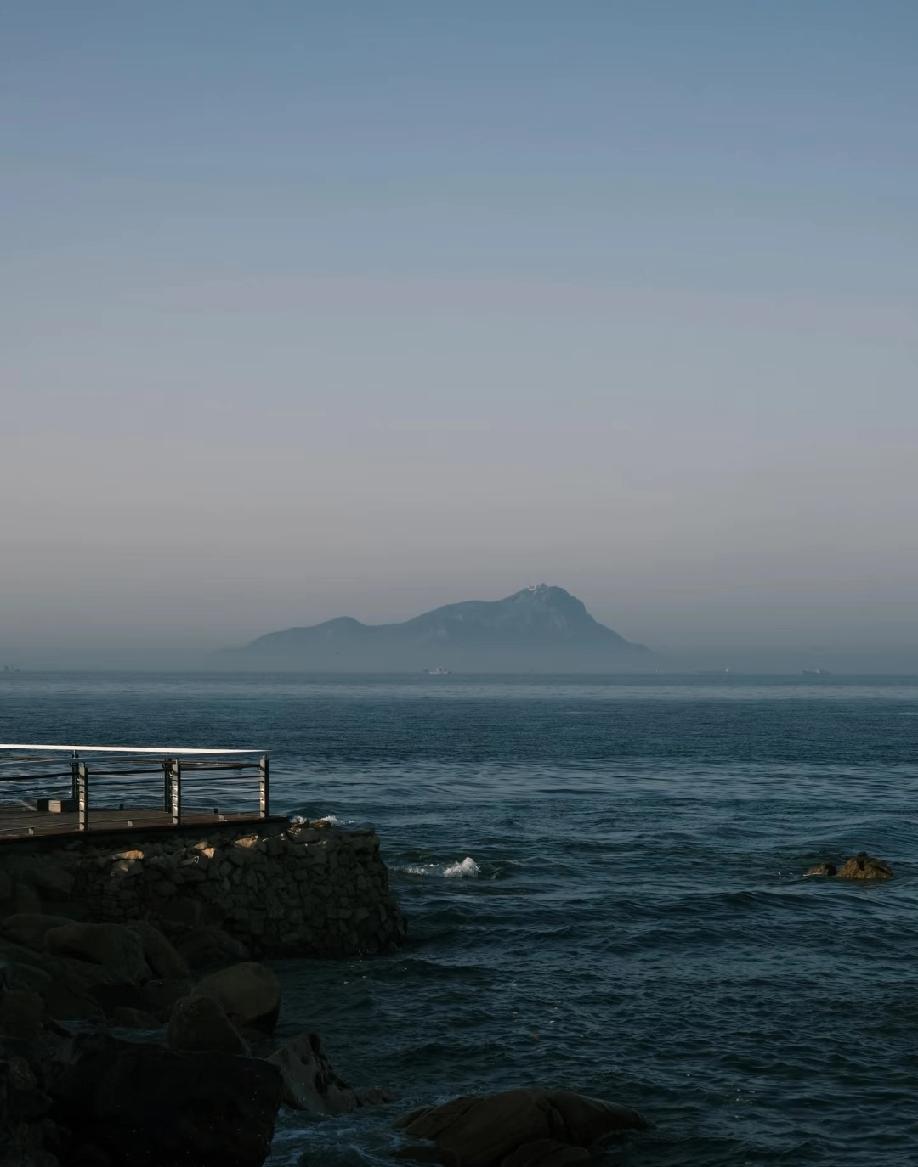 心理医生说：“人要想快乐自己，就要疯狂爱上点什么东西，来维持生命力。生命力分为三