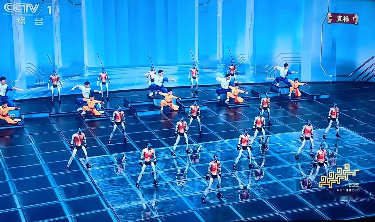 春晚机器人表演让人打开眼界，去年的广场舞是1.0版本，那么今年的直接上升为10版