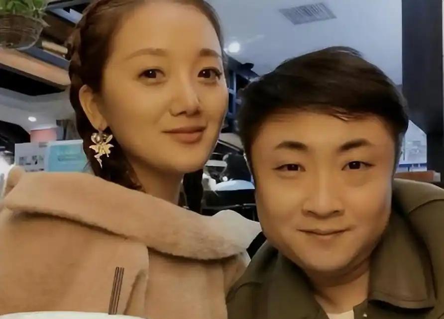 2008年，兜里只剩100块的乔杉向女友莫丹提出分手：“我不能耽误你，咱们分手吧