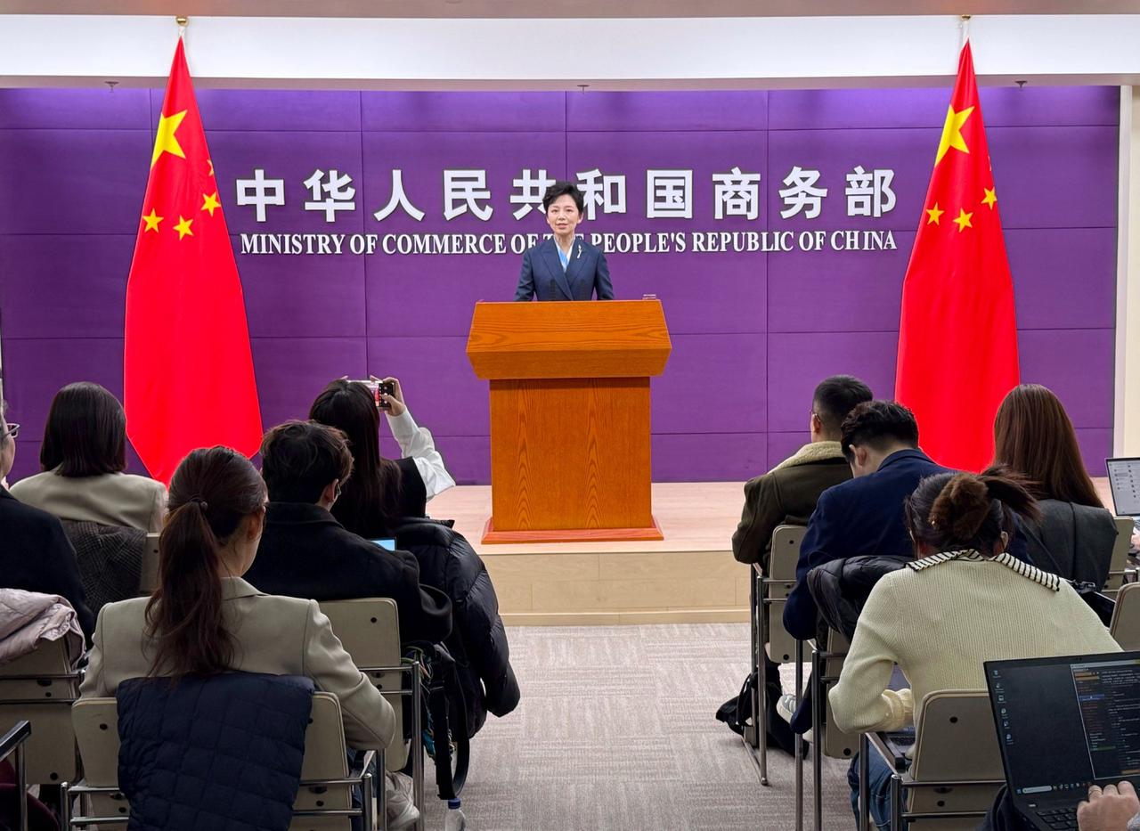 这回轮到我们卡别人的“脖子”了！ 近日，日本企业巨头承认：中方彻底断供了！1