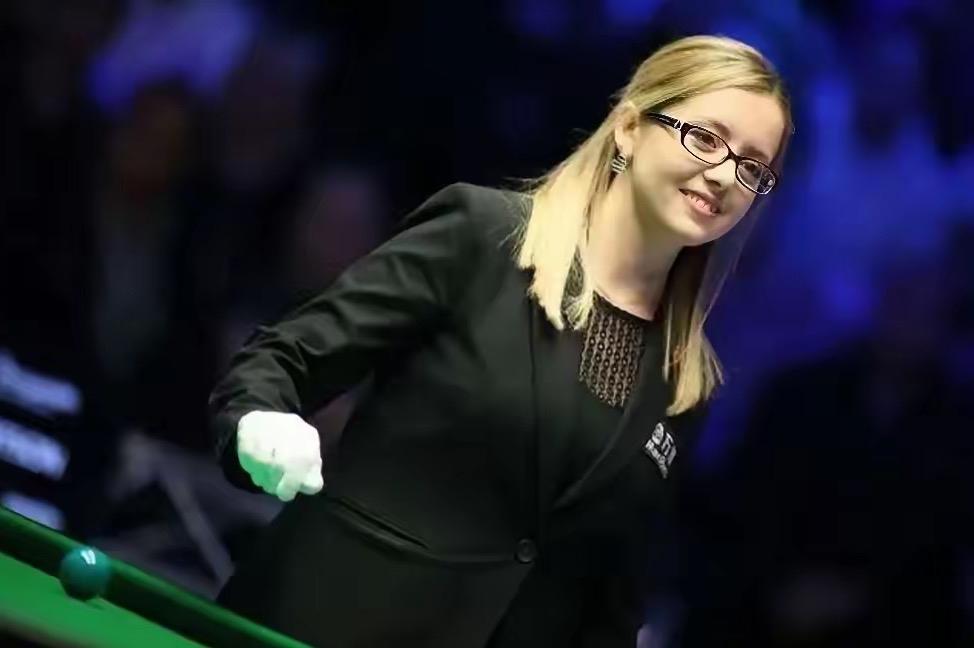 赵心童夺冠，最吸睛的竟是裁判波娃！颜值与专业双在线太圈粉我宣布赵心童夺冠，