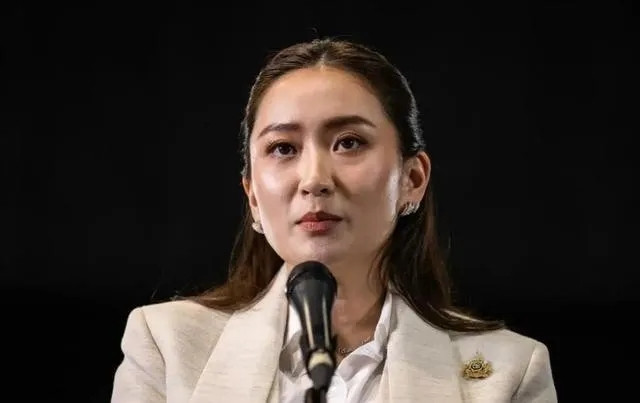 泰国代总理最近发布声明，宣布驱逐柬埔寨大使，并决定降低与柬埔寨的外交等级，召回泰