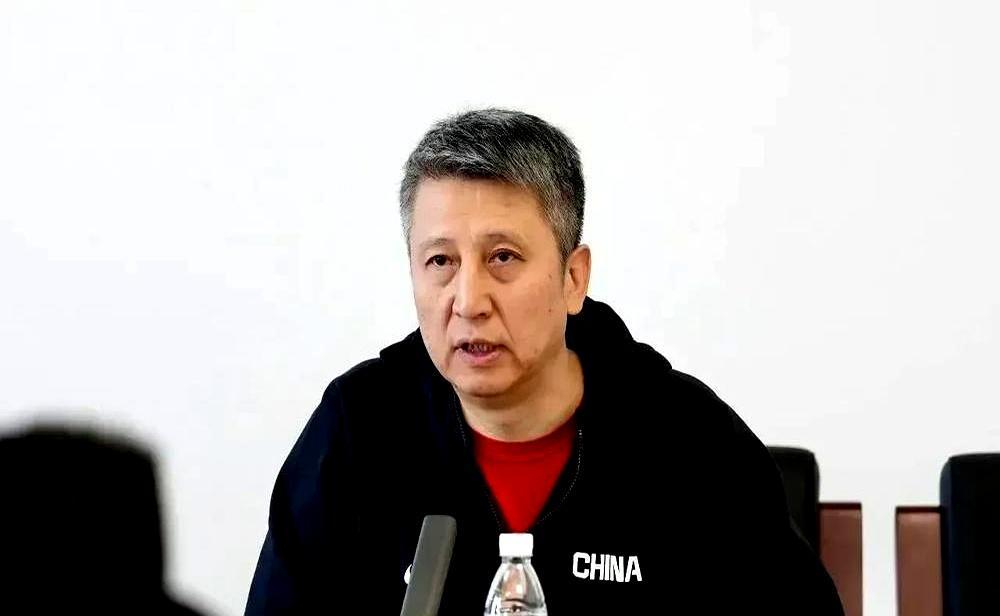 工资砍半，过年无休，日本队教练指着鼻子骂：要双杀你们中国队。郭士强放着俱乐