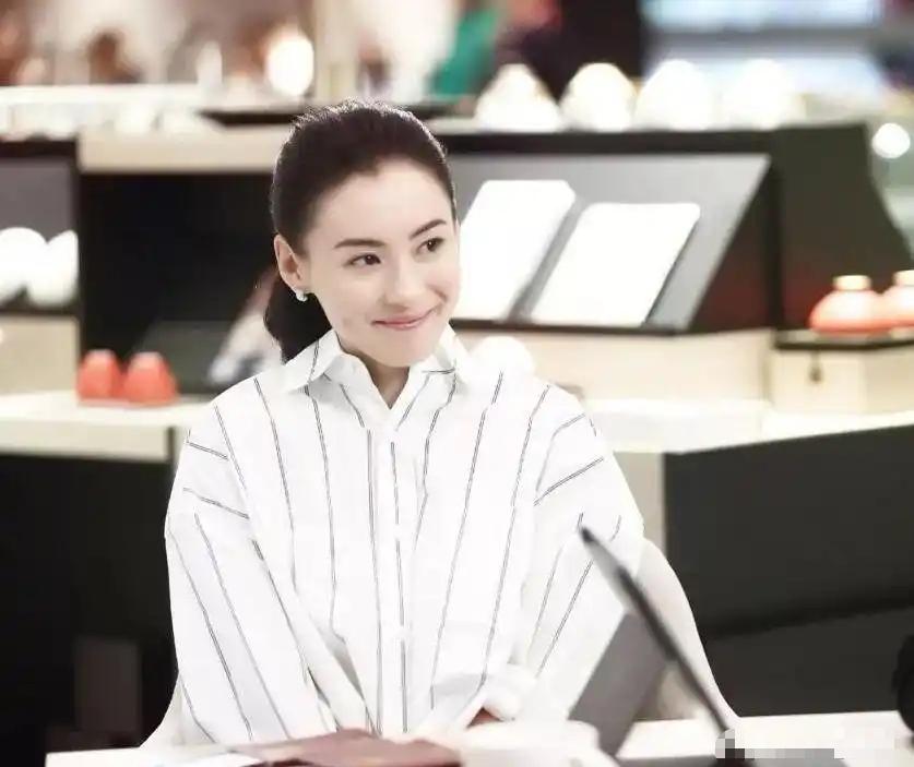 🌞张柏芝说：“我房子好多，车子也好多，因为我家人太多了，我爸要一个房子，我