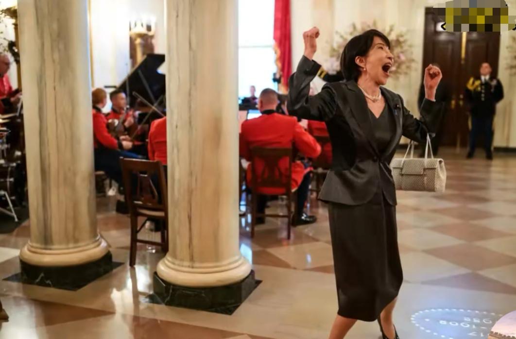 日本网友蚌埠住了。白宫直接把高市早苗这张翩翩起舞的照片放到了官网上，而《纽约时