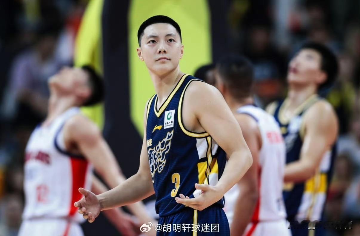 广东宏远主场战胜山东，豪取六连胜！徐杰＋萨林杰＋萨姆纳三人合砍67分！成为球队获