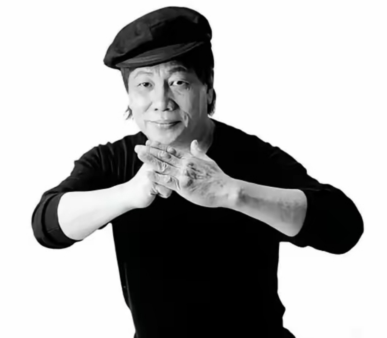 梁小龙去世最难过的三个人1. 周星驰二人是彼此成就、相互撑腰的忘年交，他成就梁