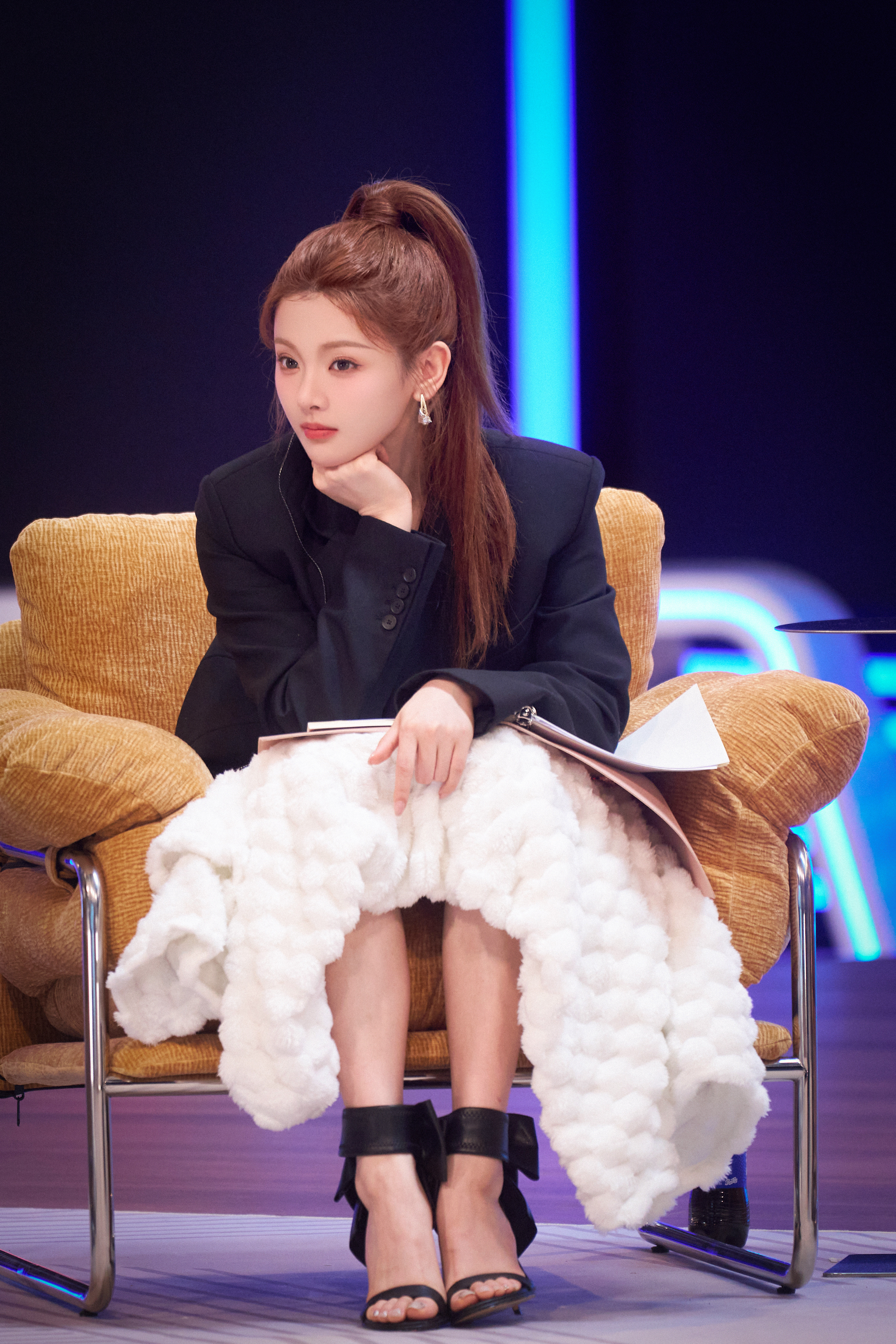 杨超越红裙👠好美的超越妹妹