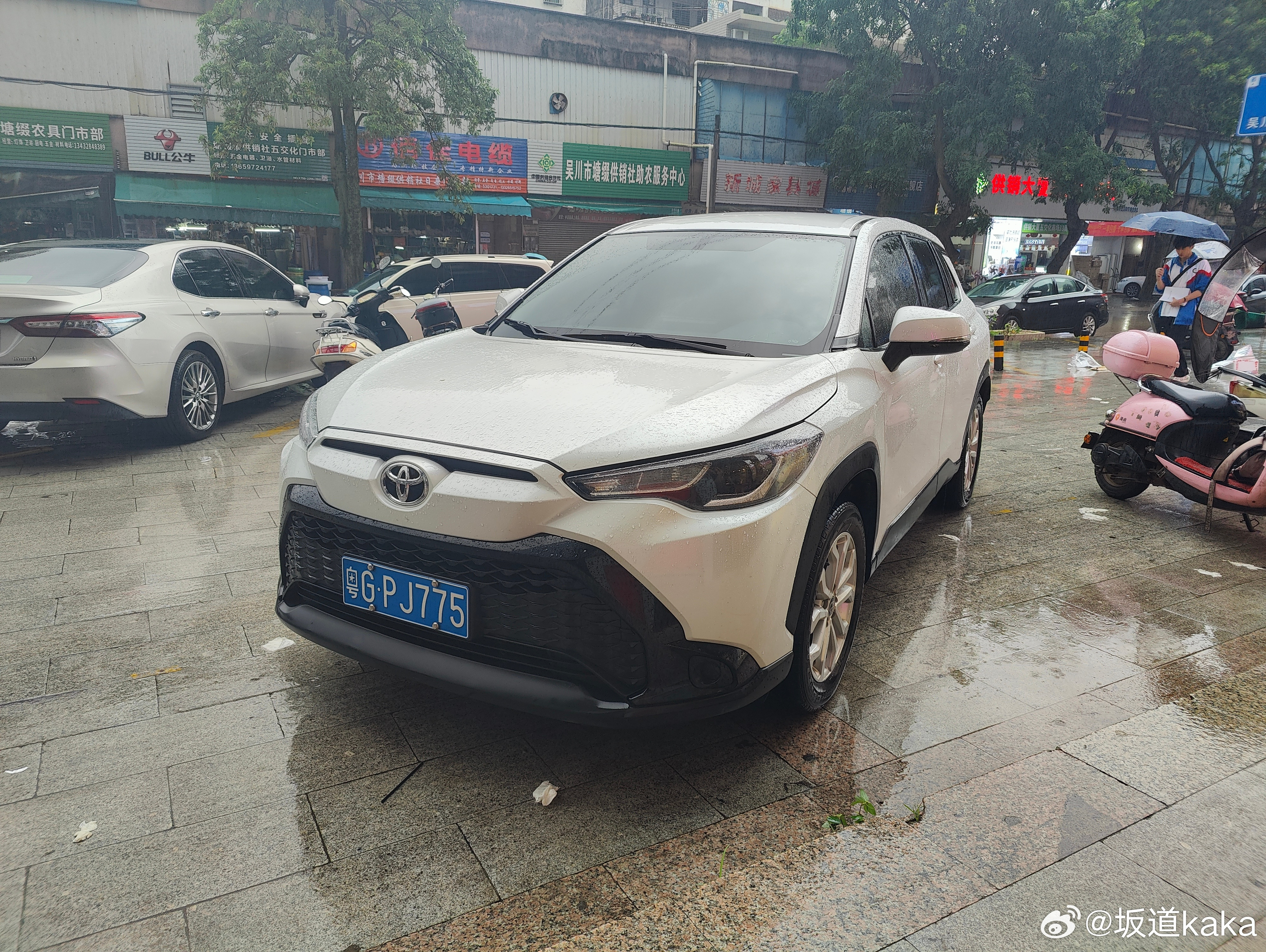 广汽丰田锋兰达，一个落地10万的SUV。我对这车是没什么好感的，至少在四年前，我