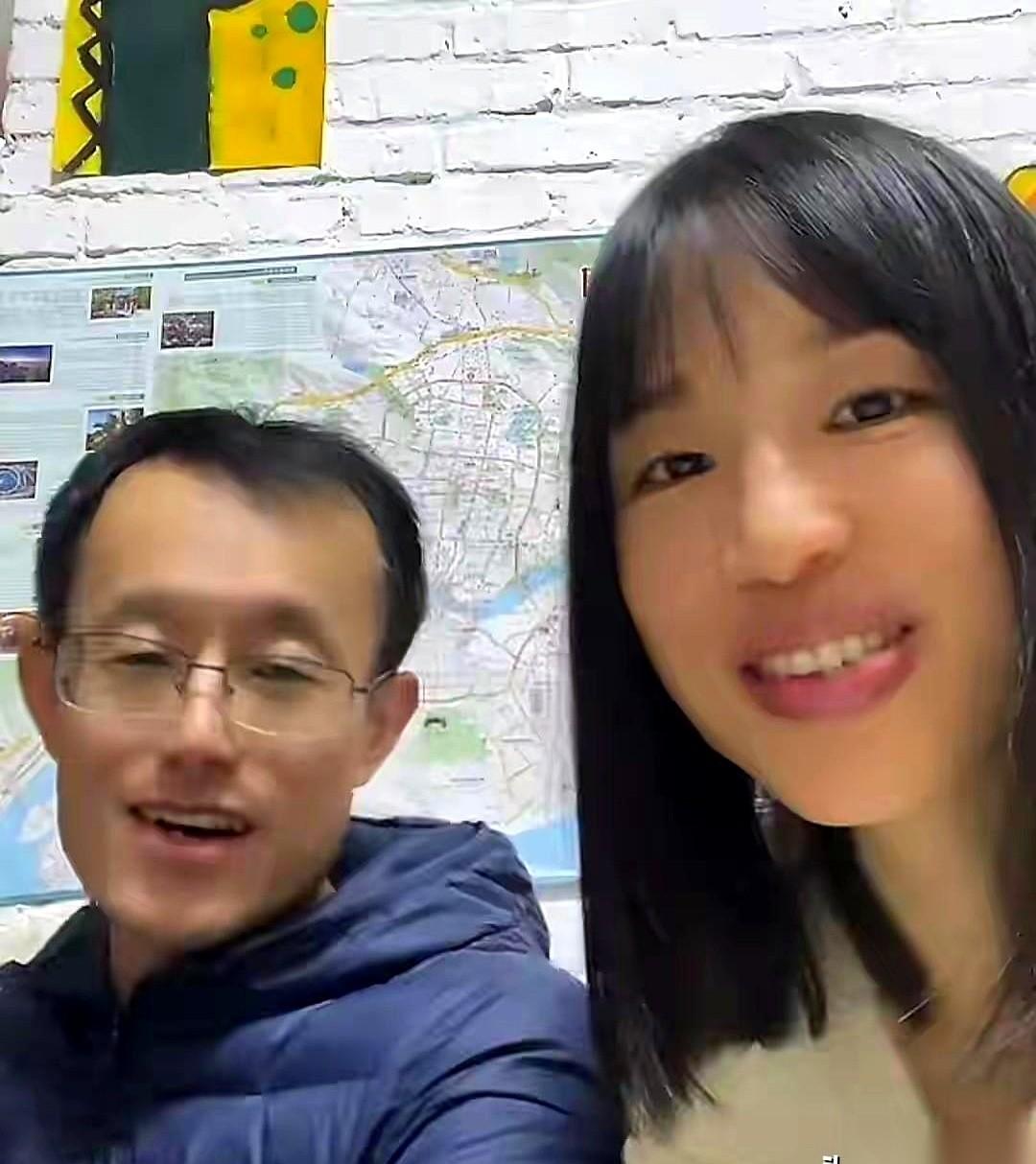 昨晚看了张水华两口子的直播，真得佩服。一个体制内的护士，多少人挤破头都想要的铁