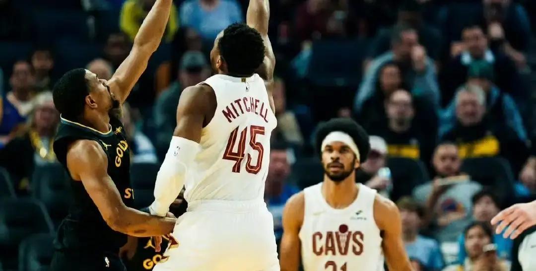 骑士放水明着来？这波操作傻子都能看出来昨天骑士对阵勇士这场球，说没故意放水我