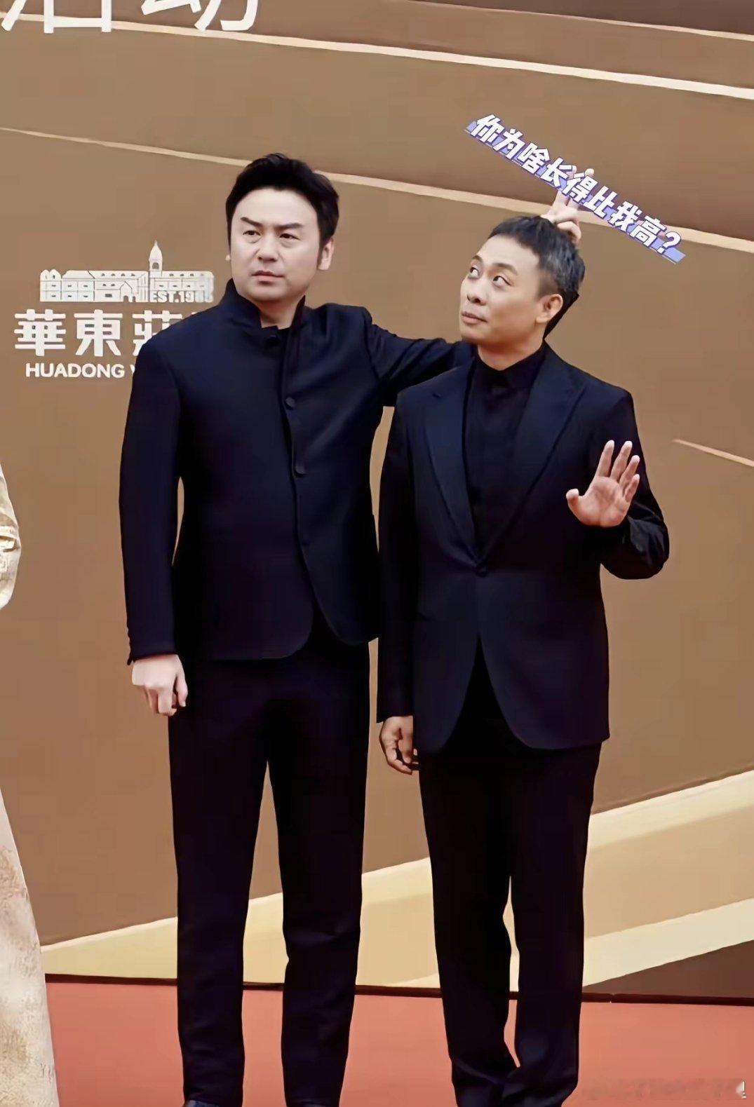 张译是男演员里的标准身高178的他站在雷佳音旁，矮了一点点，雷佳音是土生土长的辽