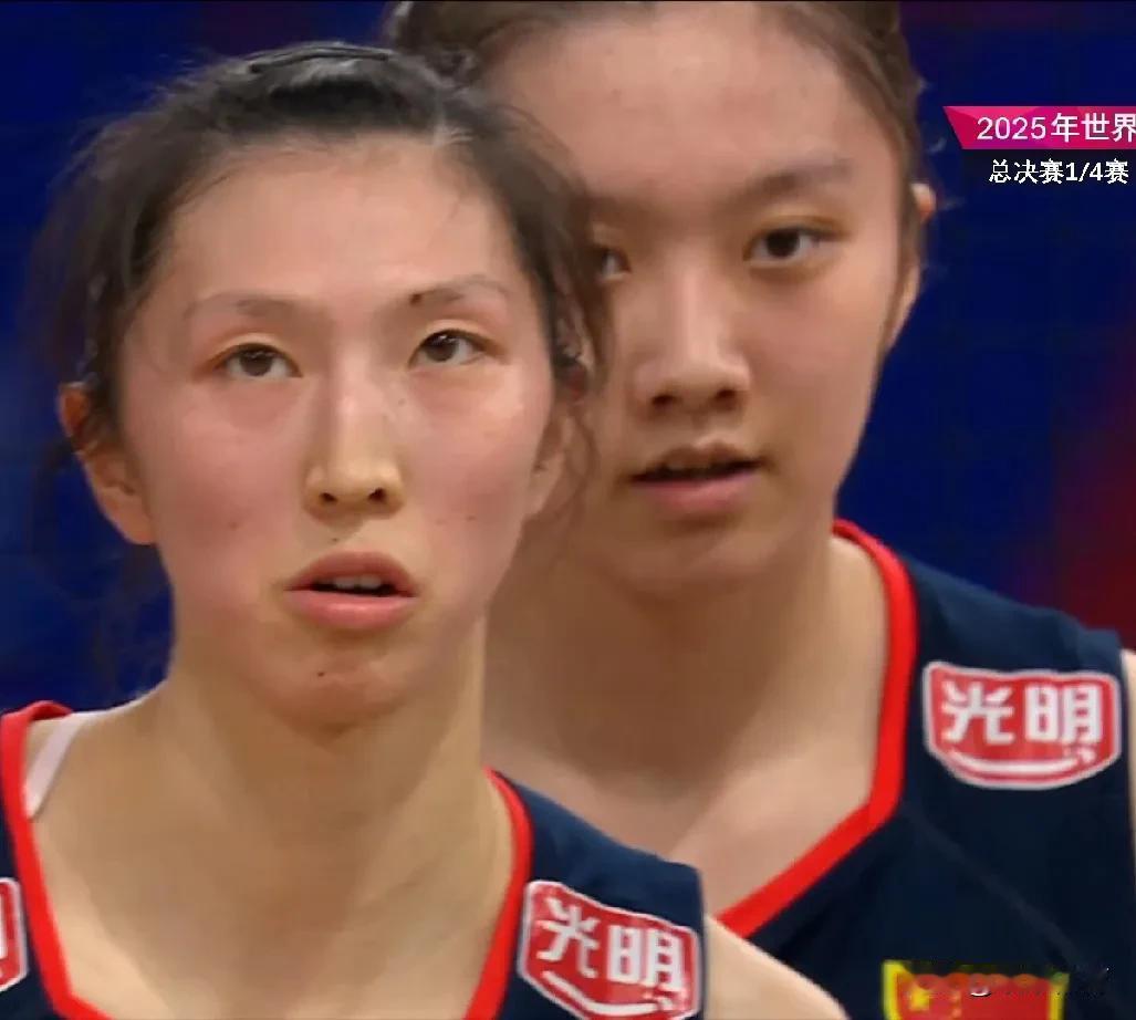 【波兰女排扳回一局双方战至1-1平】中国女排对波兰，第二局开局中国队打得顺利，