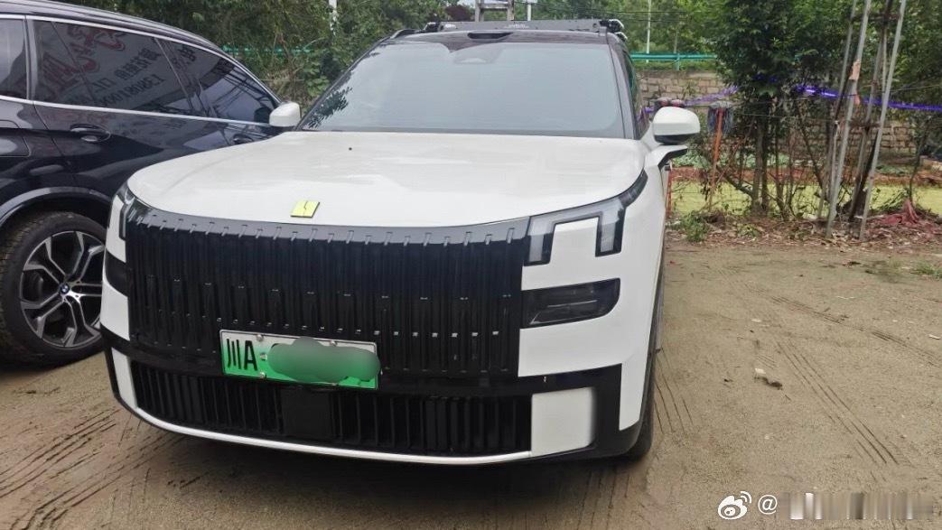 真有人领克900改成了极氪9X的前脸？？！这能好看？！！