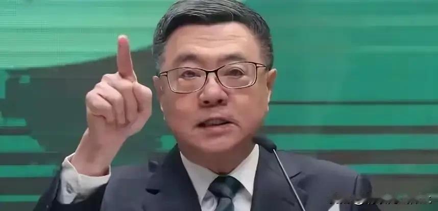 卓荣泰领不到工资啦！由蓝营“教授立委”翁晓玲提议，冻结卓荣泰接下来四个月薪水