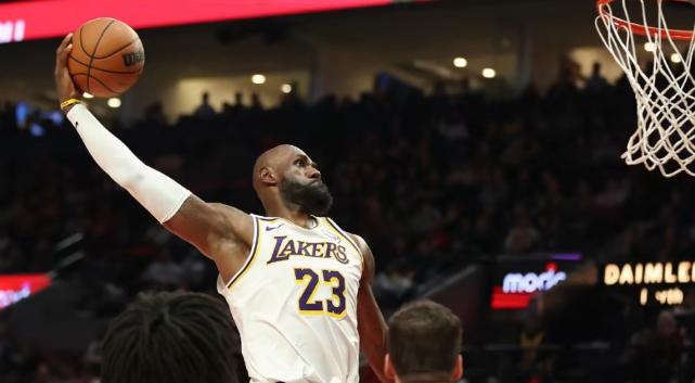 湖人与詹姆斯或已决裂，可能正在逼迫詹姆斯离开！今天湖人对战开拓者，缺少东契奇、艾