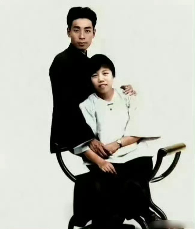 最珍贵的照片，周恩来总理和老婆邓颖超结婚照