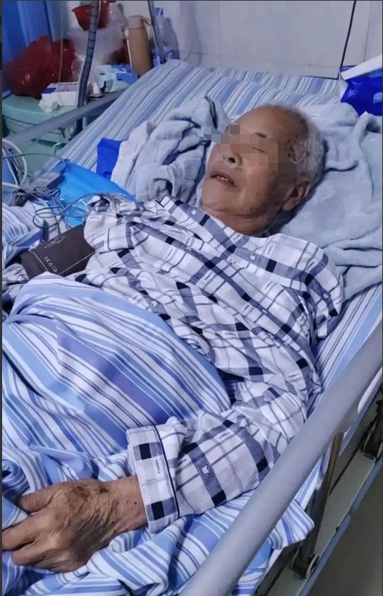 “讹天讹地讹空气！”重庆这起案子，让无数人直呼离谱。一位66岁的大爷，每月花13