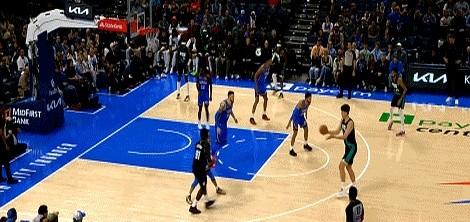 杨瀚森的第一个NBA三分，终于投进了！开拓者打雷霆，首节就被打花了，主力中锋