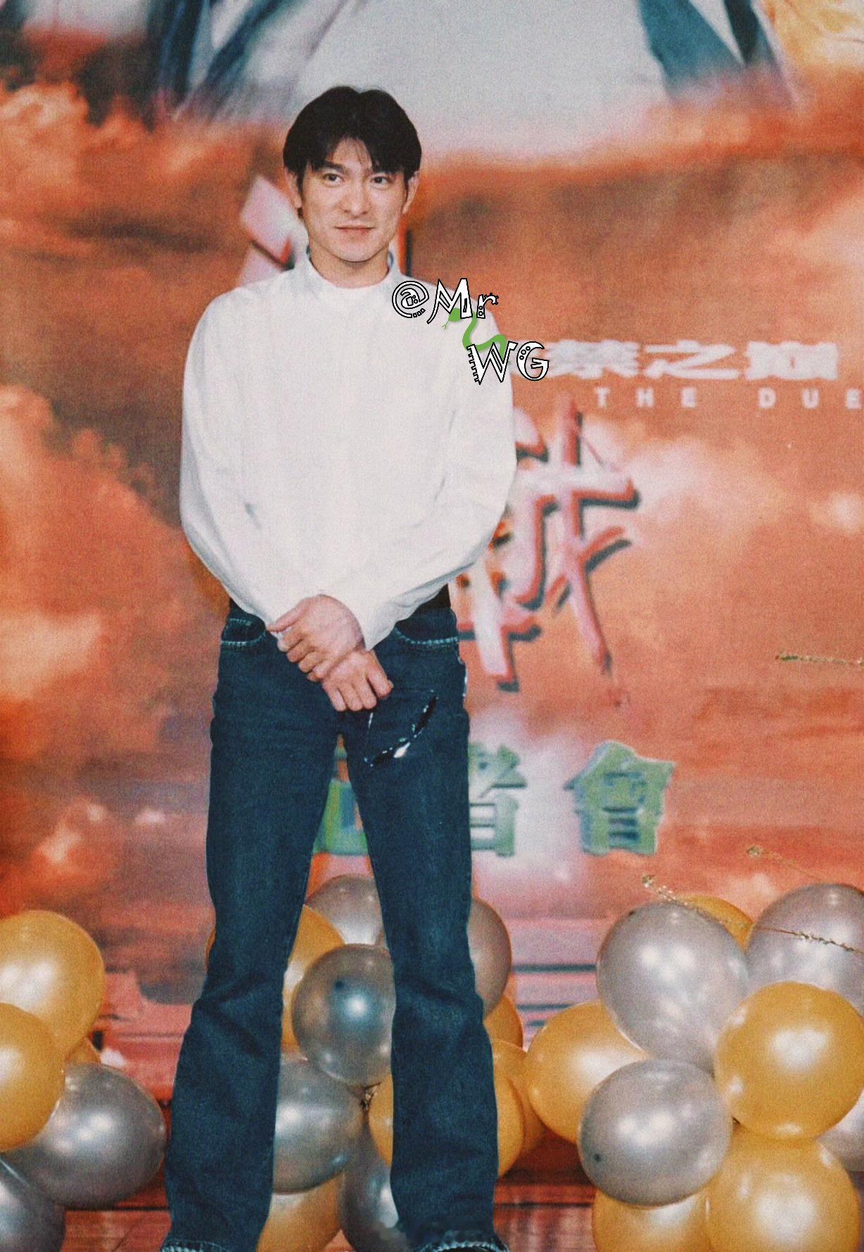 刘德华独家扫描站姿霸气的时尚潮男“叶孤城”😎——2000年宣传【决战