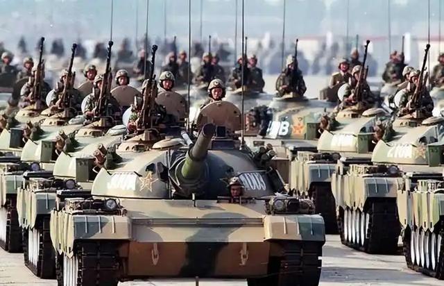 德国军事专家的一番话，直接让国际舆论炸锅！他坦言，如今中国军事力量强大到美国都无