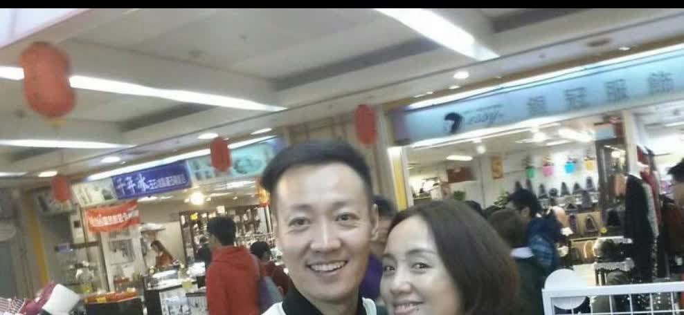 朱媛媛走后，辛柏青一夜白头：她太能忍，他太心疼……她查出癌症那年，还在拍戏。