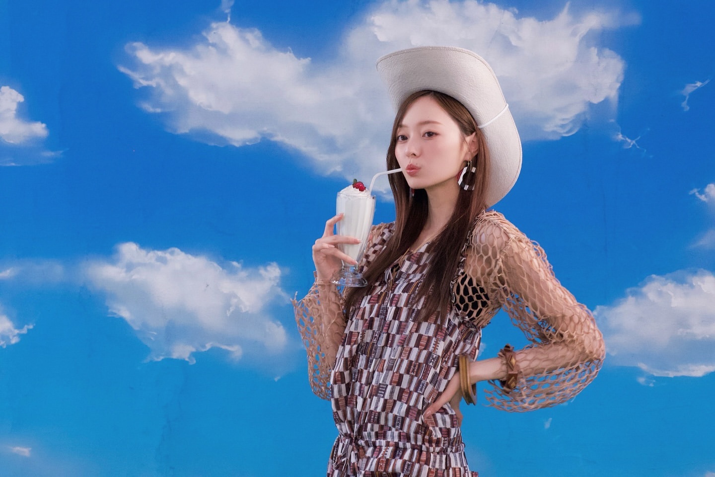 梅澤美波「🐎今年も真夏の全国ツアーカフェ、始まっております🍹ぜひ遊びに行