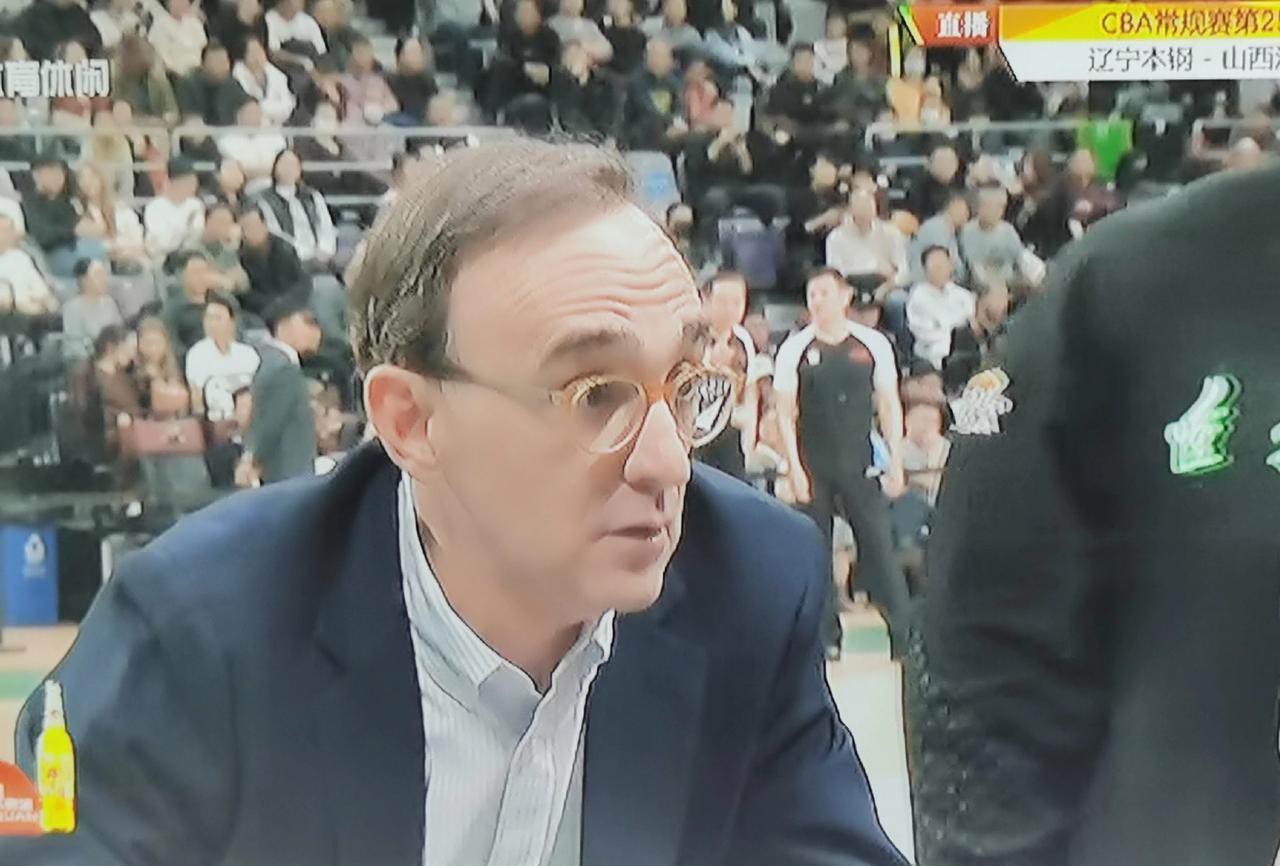广东队客场挑战辽宁队时，安排杜润旺复出，打了辽宁队一个措手不及。今晚广东队主场